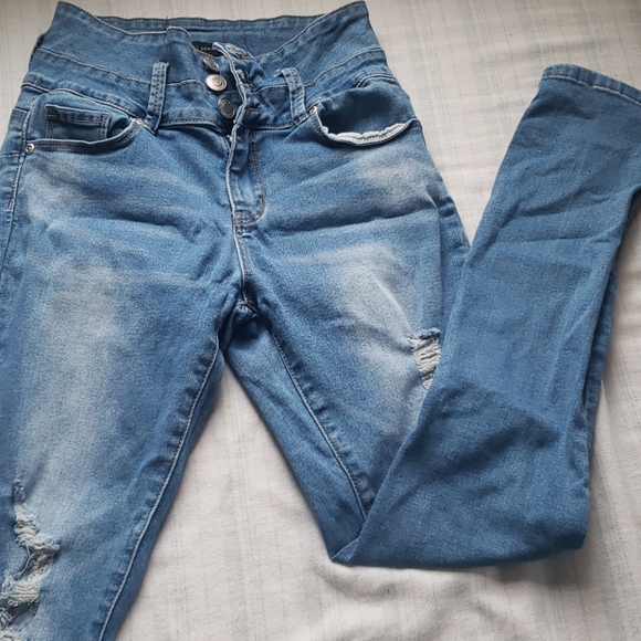 Jeans - Picture 2 of 3